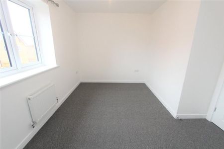 2 bedroom semi-detached house to rent - Photo 2