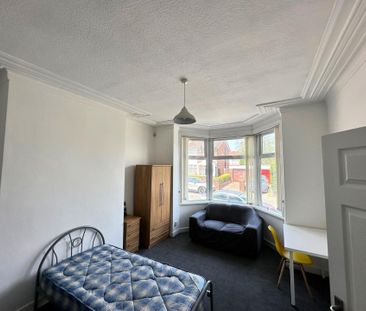 Moorfield Road, Salford - Photo 6