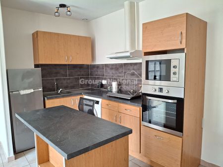 CHATEAURENARD centre, appartement type 2 meublé avec terrasse, - Photo 4