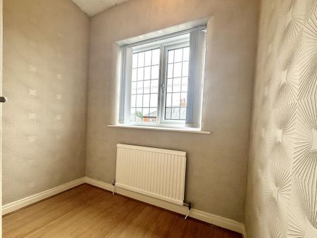 3 bedroom semi-detached house to rent - Photo 5