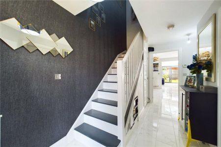 3 bedroom semi-detached house to rent - Photo 3