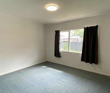Newly renovated kitchen, easy access to highway - Photo 5