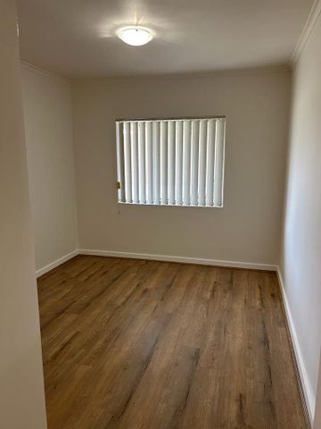 Cosy One Bedroom Unit with Undercover Parking! - Photo 2