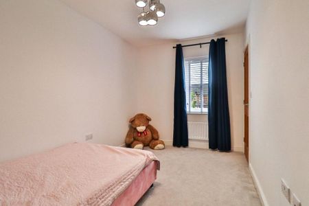 5 bedroom detached house to rent - Photo 4