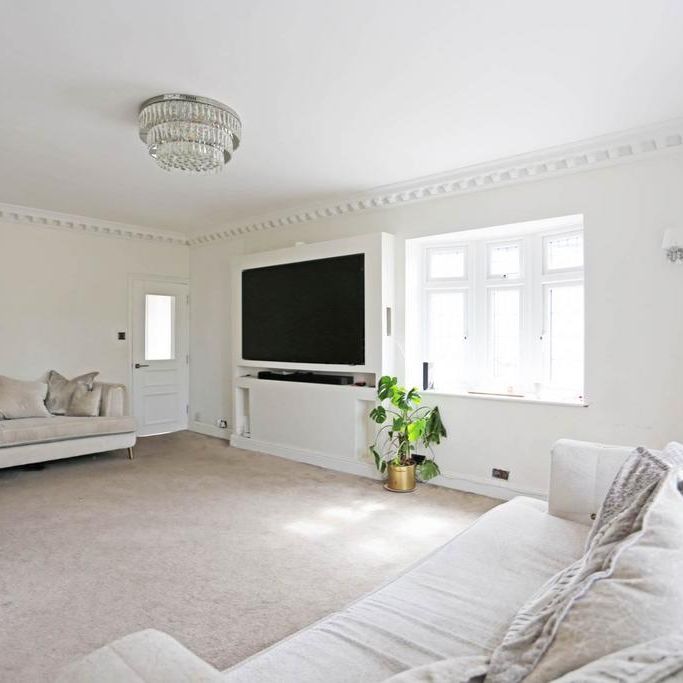 5 bedroom detached house to rent - Photo 1