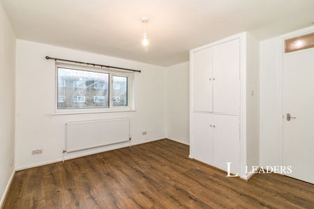 3 bedroom house to rent North Denes Road, NR30 - Photo 5