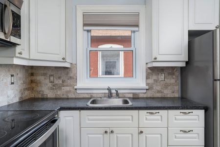 For Lease - 39 Cayuga Avenue Unit# Main, Toronto, Ontario - Photo 2