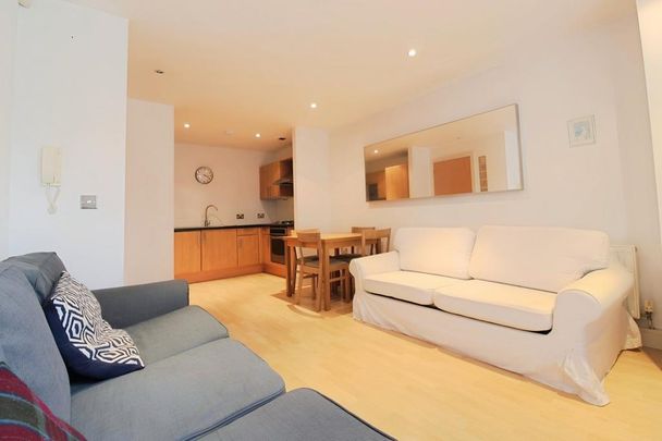 1 bedroom flat to rent - Photo 1