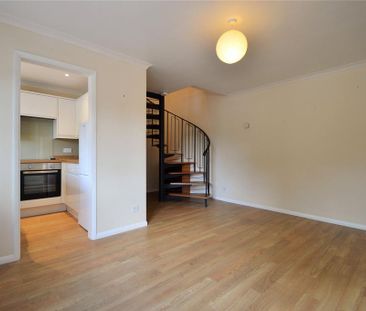 1 bedroom semi-detached house to rent - Photo 1