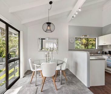 4 Bedroom Gorgeous Family Home Plus Sleep out in Eastern Beach - Photo 3