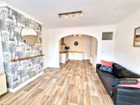 2 bedroom maisonette to rent - Photo 3