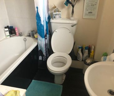 2 bedroom detached house to rent - Photo 5