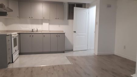 For Lease - 65 Canarvan Court, Brampton, Ontario - Photo 3