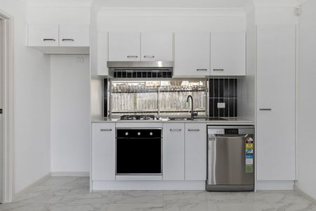 Brand New Three Bedroom Granny Flat - Photo 5