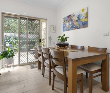 PRIVATE, SPACIOUS & STYLISH - Photo 3