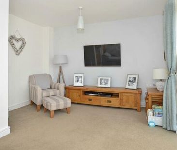 2 bedroom semi-detached house to rent - Photo 2