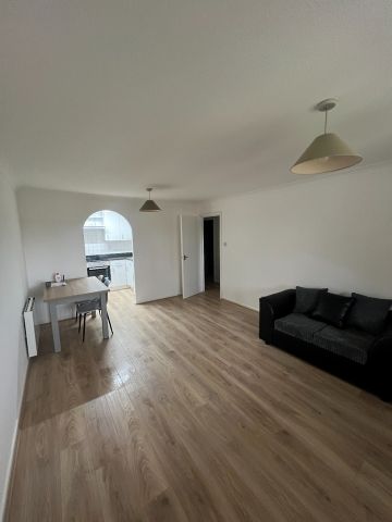 1 Bed Flat, Ashdown Court, IG11 - Photo 4