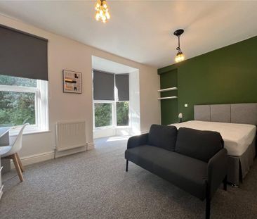 6 bedroom terraced house to rent - Photo 4