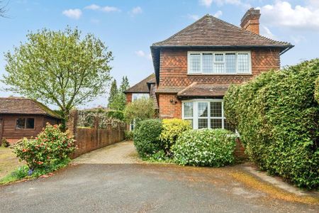 3 bedroom detached house to rent - Photo 2