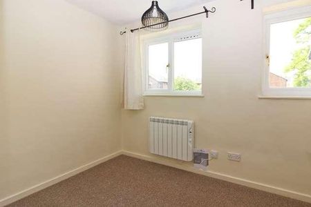 Two Mile Ash - Bedroom House With Garden, MK8 - Photo 3