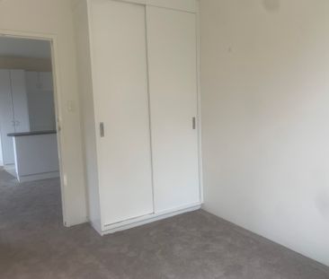 Cozy 2-Bedroom Unit in a Convenient Location - Photo 6