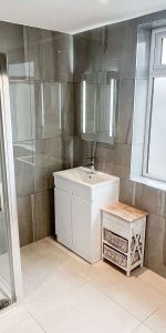 Russell Gardens 1A - Photo 3