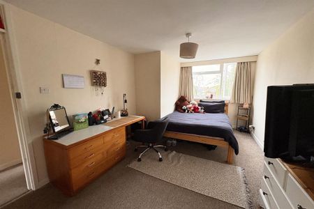 6 bedroom townhouse to rent - Photo 2