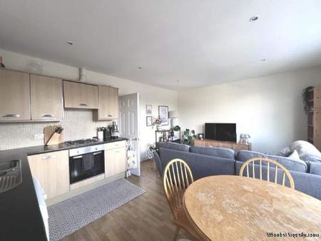 2 bedroom property to rent in London - Photo 2