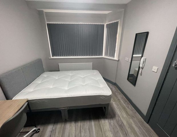 Delamere Road Room 1 - Photo 1