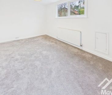 a Preston New Road, Blackburn - Photo 3