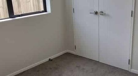 Modern 2BR Grannt Flat in Flat Bush - Photo 2