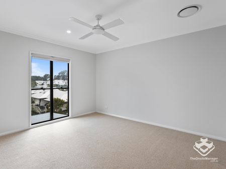 Modern 4-Bedroom Townhome with Premium Finishes - Photo 3