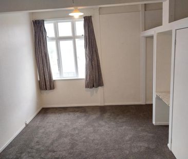 One Bedroom flat With Study - Photo 1