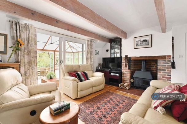 3 bedroom bungalow to rent - Photo 1