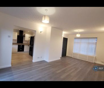 3 bedroom end of terrace house to rent - Photo 5