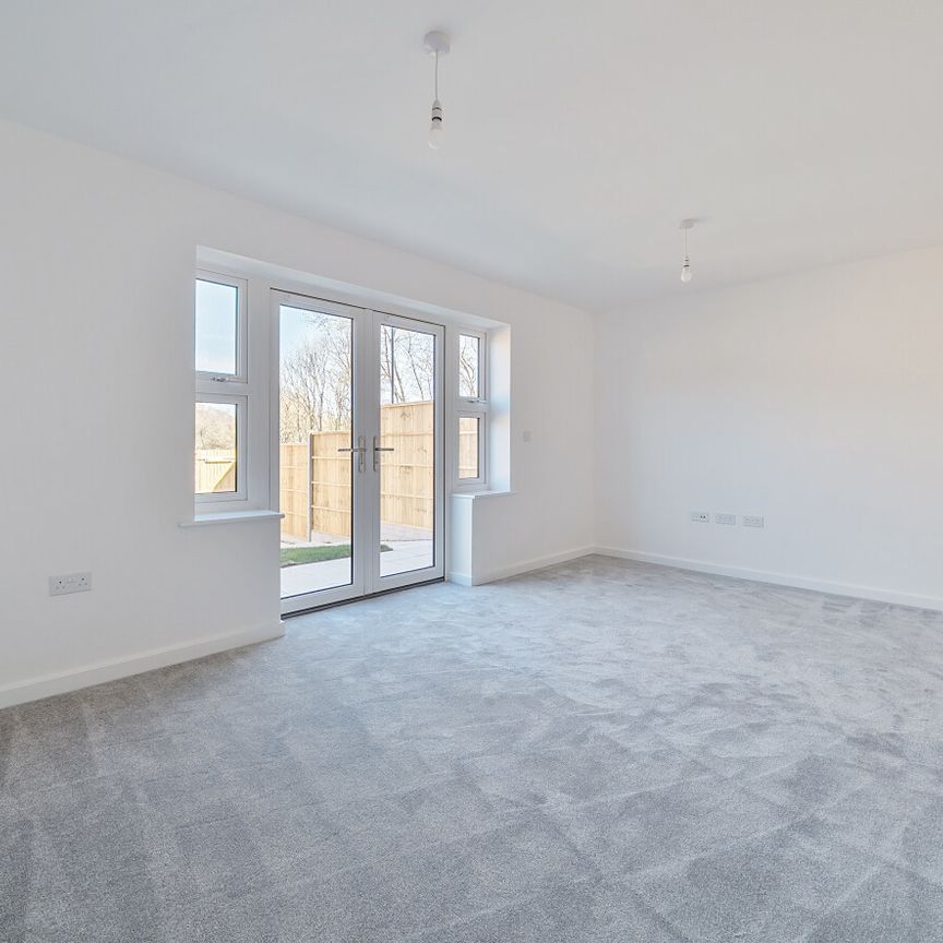 3 bedroom semi-detached house to rent - Photo 1