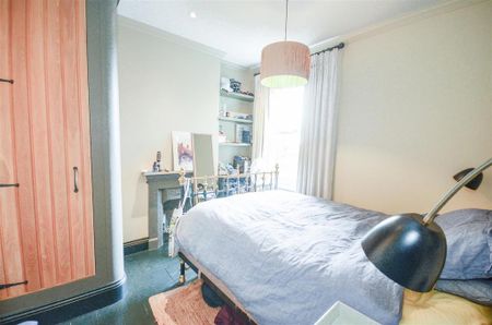 2 bedroom end of terrace house to rent - Photo 3