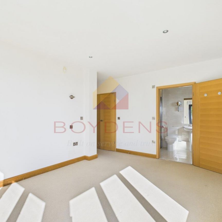 Cliff Way, Frinton-On-Sea - Photo 1