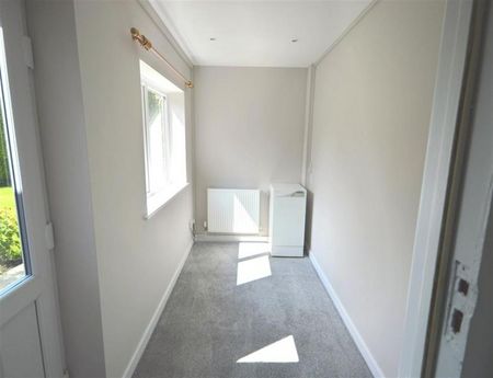 3 Bedroom Semi Detached To Let - Photo 2