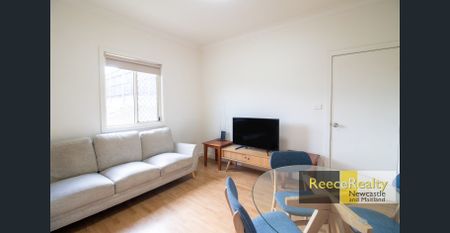 Fully Furnished Granny Flat - Photo 2