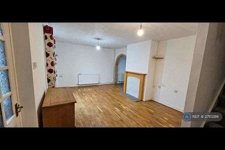 3 bedroom terraced house to rent - Photo 5