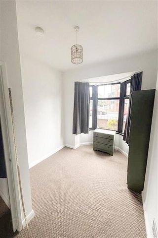 194A Ravenhill Road, Belfast, BT6 8EF - Photo 2
