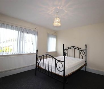 66 Craig Crescent, Lisburn, BT28 1HB - Photo 4