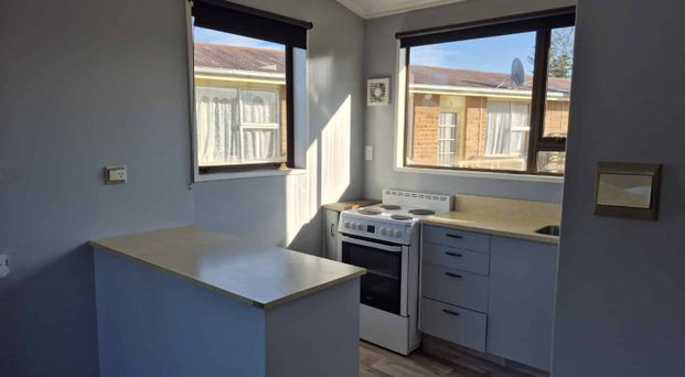 Right in the Centre of Mataura! - Photo 1