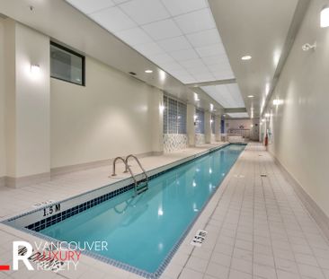 Penthouse in Downtown Vancouver, British Columbia - Photo 2