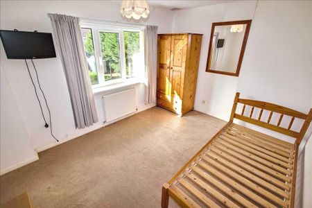 3 bedroom semi-detached house to rent - Photo 4