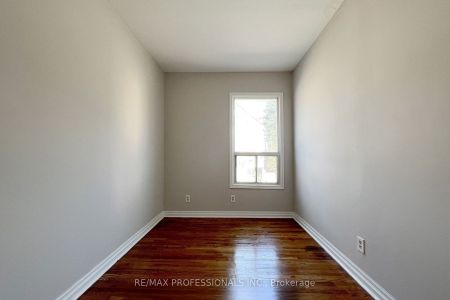 For Lease - 345 Dundas Street Unit# Upper, Toronto, Ontario - Photo 4