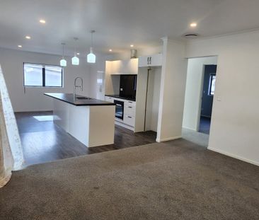 Modern, Comfortable Living - Photo 5