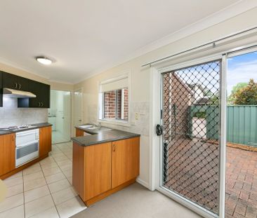 Spacious Two-Storey Townhouse in Prime Kellyville Location - Photo 5