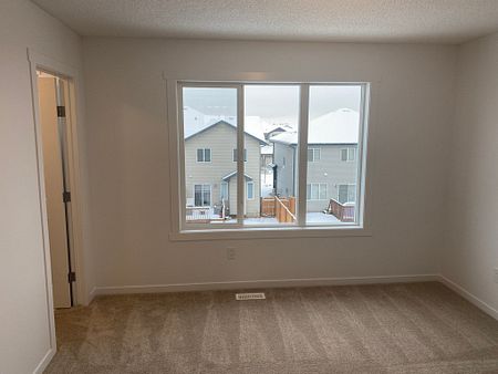 3 Bedroom 2 Bathroom Townhouse in Tamarack - SF250 - Photo 2